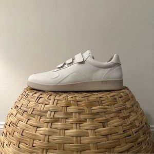 Everlane Velcro Leather Sneaker, Size 11